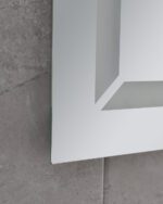 Дзеркало MIXXUS LIGHT MR01-80x60 з LED Touch, Anti-fog, димером, рег. яскравості, годинником (MI5998)